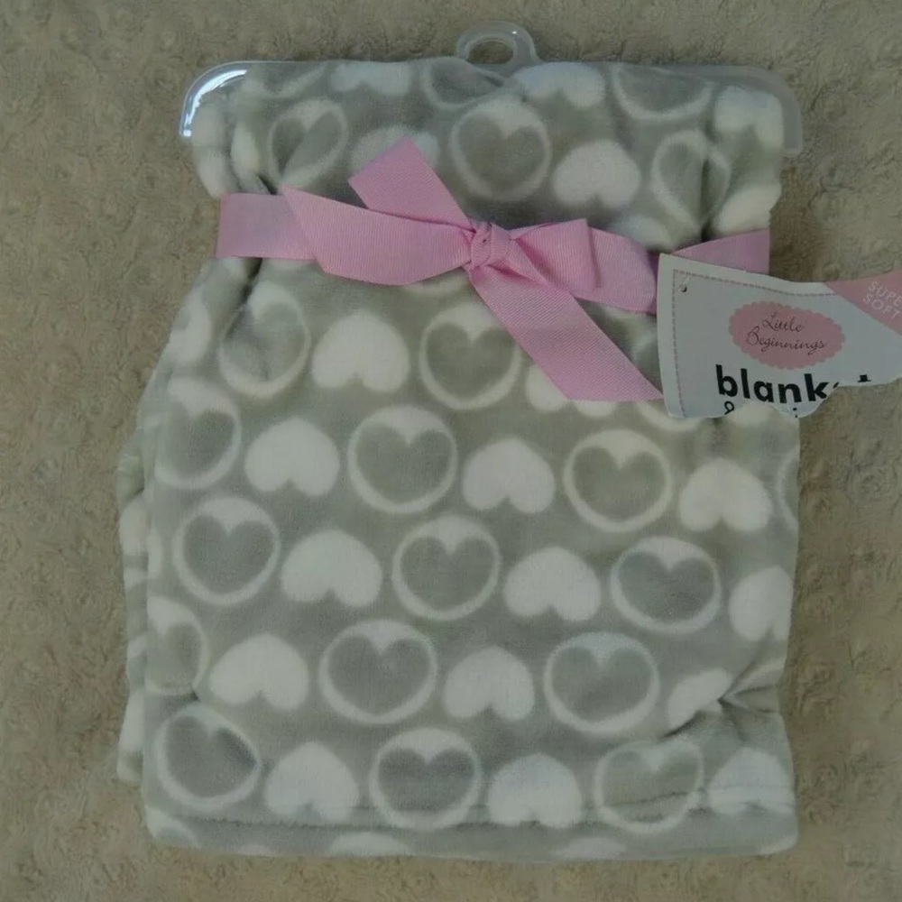Little Beginnings Hearts Baby Blanket Gray White Plush Soft Circle Spots NEW